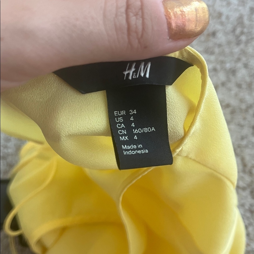 H&M Yellow light weight spaghetti strap Camisole tank Top - Picture 4 of 8